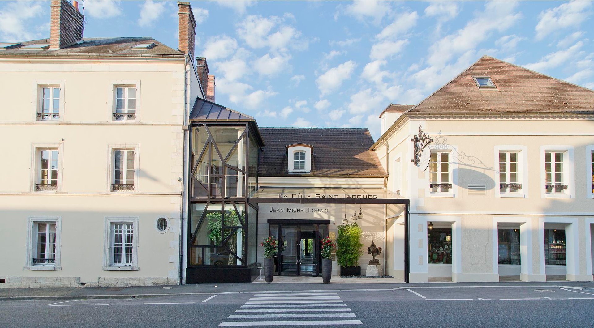 Bienvenue à la Côte Saint Jacques & Spa, Relais et Châteaux 5 étoiles en Bourgogne